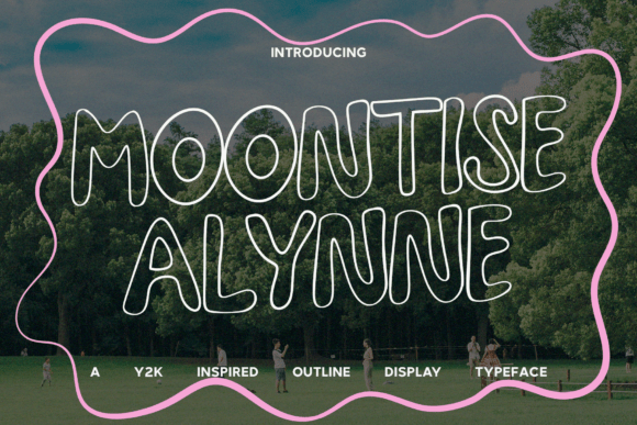 Moontise Alynne: A Nostalgic Display Font for Modern Creatives